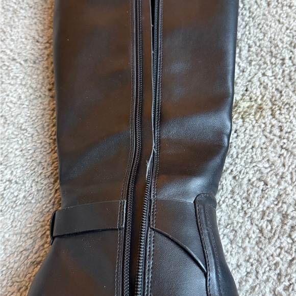 Original Michael Kors Black Leather Women's Boots worn once - Picture 4 of 7